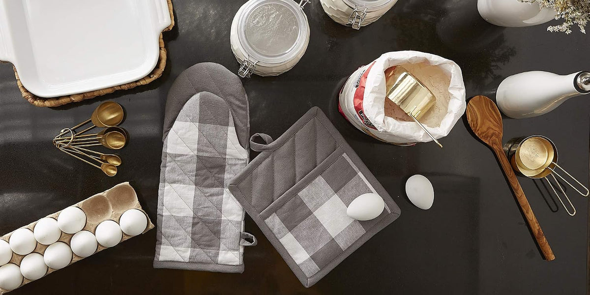 Gray & White Buffalo Check Oven Mitts, Set of 2, 100% Cotton, 13X6 Inch